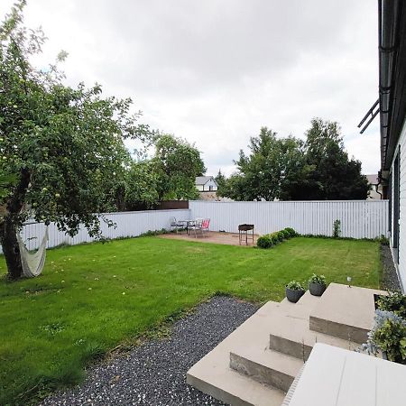 Karjamaa Apartment - Garden, Free Parking, Air Conditioning Pärnu Exterior foto
